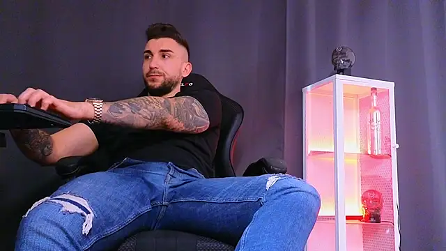 MightyAaron66 online show from 19, 2, 2025