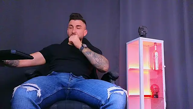 MightyAaron66 online show from 20, 2, 2025