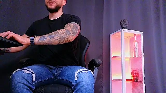 MightyAaron66 online show from 8, 3, 2025