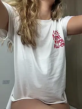 cuteluci  online show from 15, 4, 2026