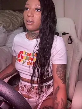 CrownedNyaries online show from 22, 12, 2024