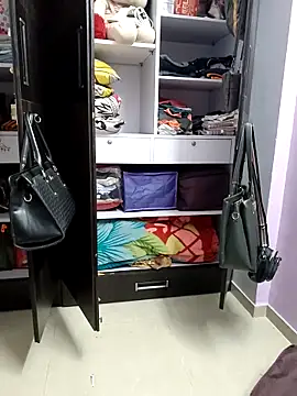 samitasharma online show from 5, 3, 2025