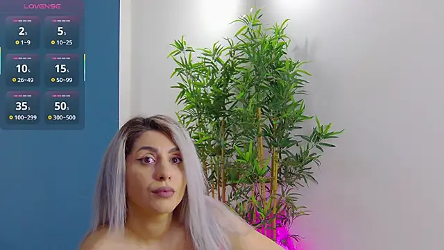 Snapshot of CelineMeyerr chatting on 26, 5, 2026 CelineMeyerr online show from 26, 5, 2026