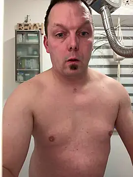 Snapshot of rundum40 chatting on 9, 2, 2025 rundum40 online show from 9, 2, 2025