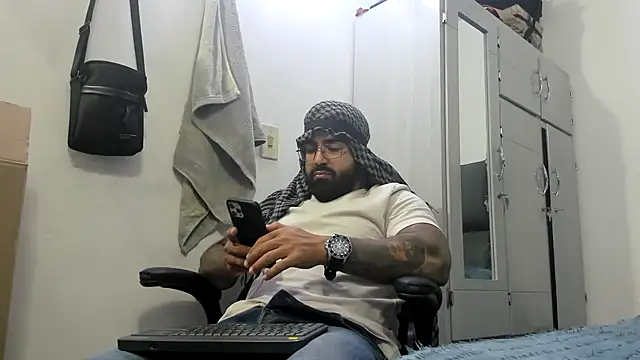 Lyon vach online show from 23, 1, 2025