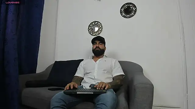 Snapshot of Lyon_vach chatting on 29, 4, 2026 Lyon vach online show from 29, 4, 2026