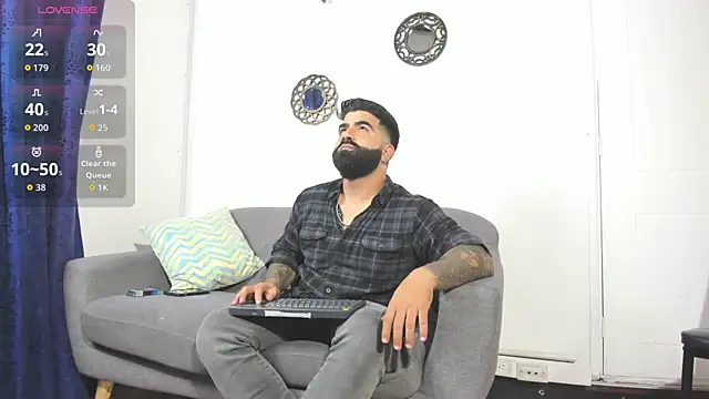 Snapshot of Lyon_vach chatting on 17, 5, 2026 Lyon vach online show from 17, 5, 2026