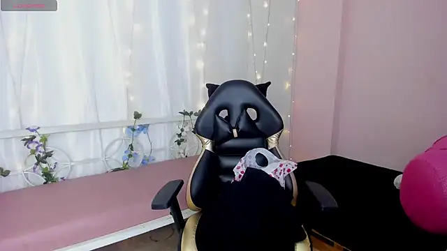 Abigail Wilson  online show from 23, 12, 2024