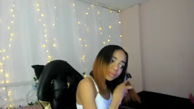 Abigail Wilson  online show from 4, 2, 2025