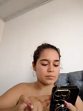 LaurenWelly  online show from 10, 2, 2025