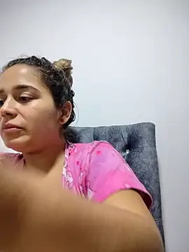 LaurenWelly  online show from 18, 2, 2025