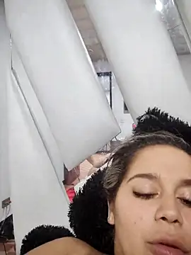 LaurenWelly  online show from 23, 12, 2025