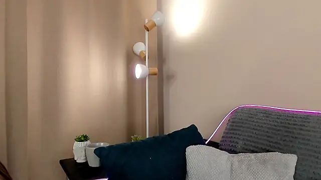 Snapshot of EdithHaskell chatting on 28, 12, 2024 EdithHaskell online show from 28, 12, 2024