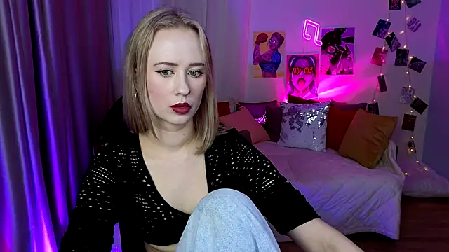 SashaBrooks online show from 4, 10, 2025