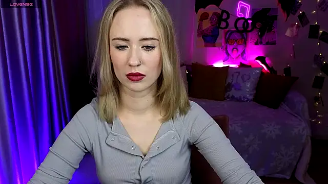 SashaBrooks online show from 11, 11, 2025