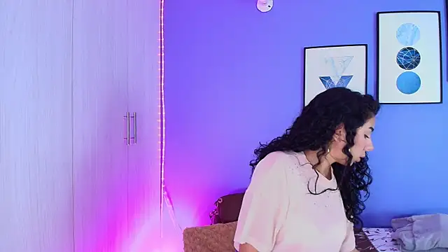 Snapshot of candyy_bella chatting on 16, 1, 2025 candyy bella online show from 16, 1, 2025