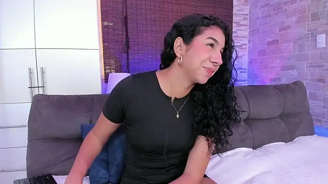 Snapshot of candyy_bella chatting on 31, 1, 2025 candyy bella online show from 31, 1, 2025