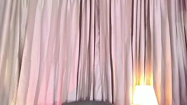 Snapshot of candyy_bella chatting on 19, 3, 2026 candyy bella online show from 19, 3, 2026