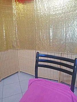 Foxlady2271 online show from 5, 1, 2025