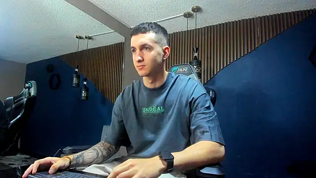 Snapshot of JacksonOlsenn chatting on 28, 1, 2025 JacksonOlsenn online show from 28, 1, 2025