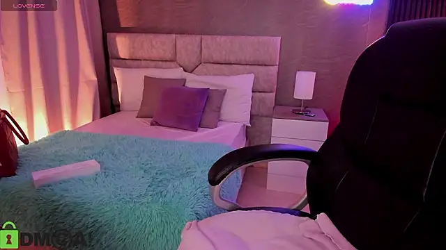 Cristal  adams online show from 19, 1, 2026