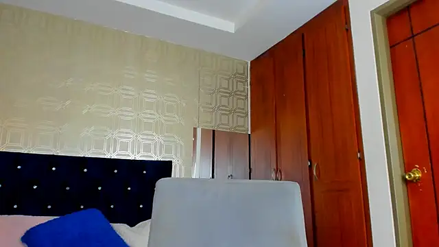 evelyn wine online show from 28, 2, 2025