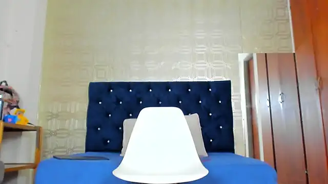 evelyn wine online show from 22, 3, 2025