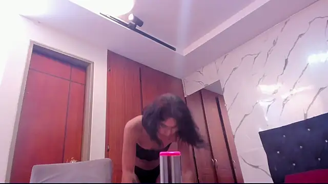 evelyn wine online show from 28, 9, 2025