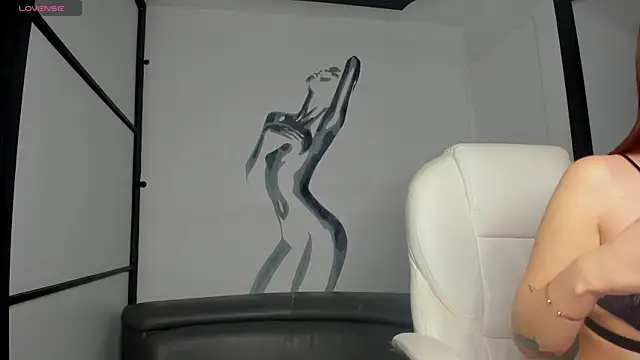 TinaJonnes  online show from 26, 1, 2025