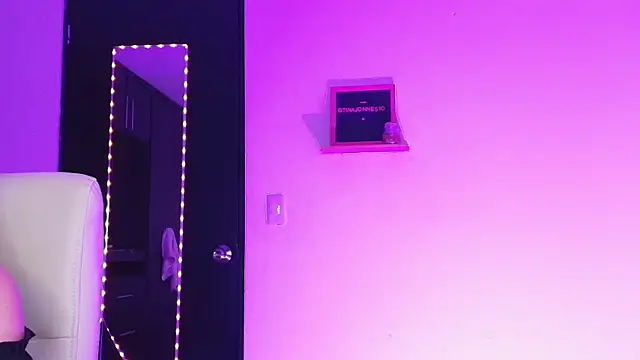 TinaJonnes  online show from 4, 4, 2026