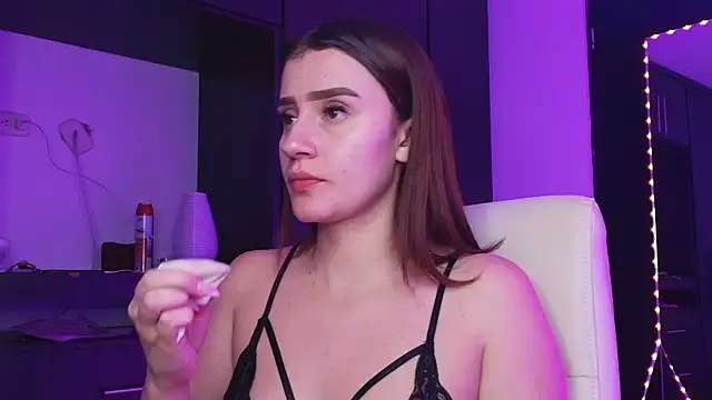 TinaJonnes  online show from 19, 4, 2026