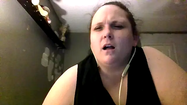 Snapshot of badbish777 chatting on 5, 11, 2025 badbish777 online show from 5, 11, 2025