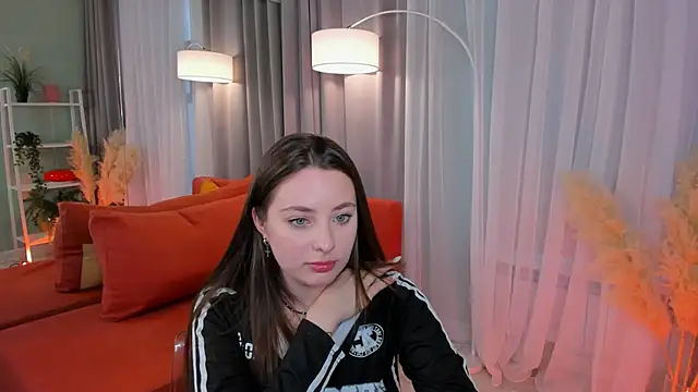 MoonLissa online show from 2, 2, 2025