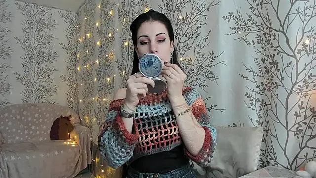 Snapshot of Mary0Lou chatting on 4, 12, 2024 Mary0Lou online show from 4, 12, 2024