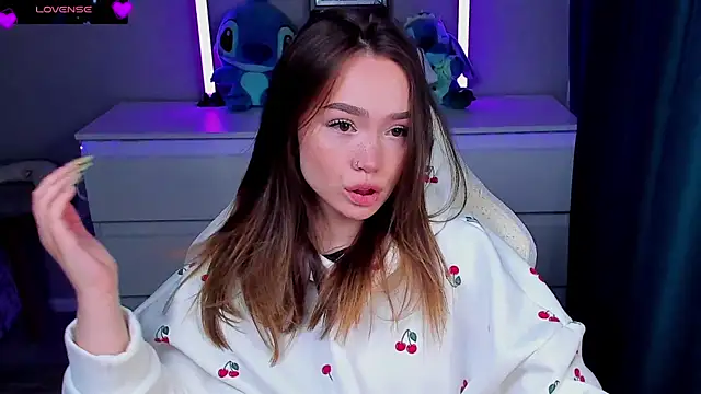 Snapshot of Evia_r0se chatting on 17, 5, 2026 Evia r0se online show from 17, 5, 2026