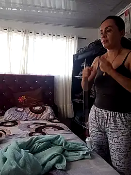 Samantha Sullivan  online show from 27, 1, 2025