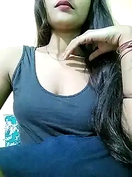 MISSQUEEN48 online show from 4, 2, 2025