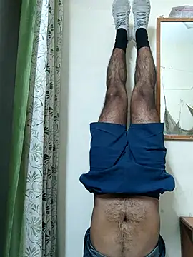 Snapshot of Wild-Honey chatting on 1, 3, 2025 Wild-Honey online show from 1, 3, 2025