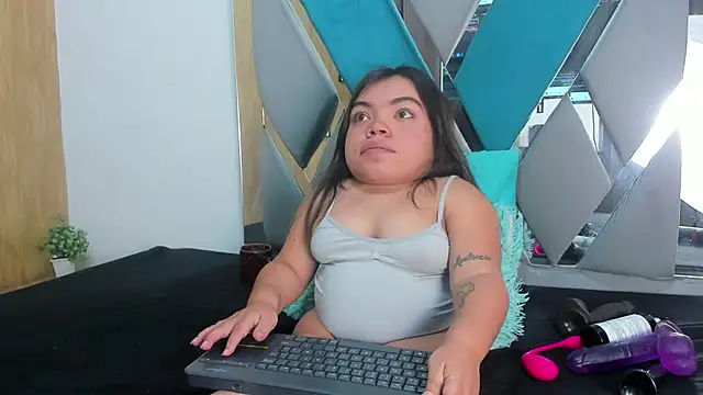 Michelle Brooks online show from 16, 1, 2025