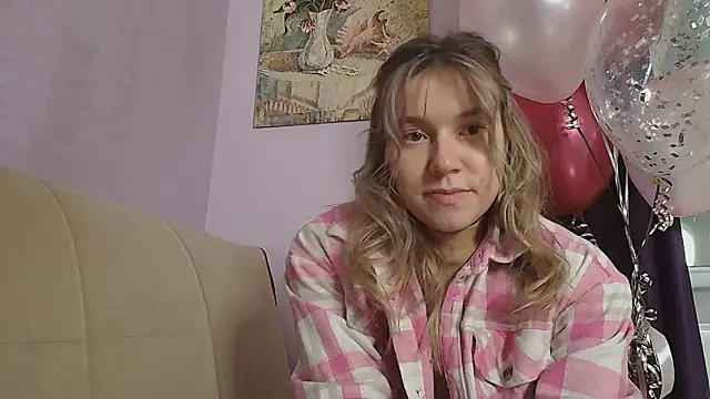 Snapshot of TaylorBre chatting on 8, 3, 2025 TaylorBre online show from 8, 3, 2025