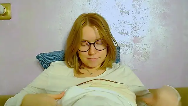 Snapshot of TaylorBre chatting on 10, 11, 2025 TaylorBre online show from 10, 11, 2025