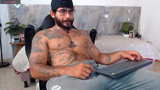 Snapshot of hanz_col chatting on 9, 6, 2026 hanz col online show from 9, 6, 2026