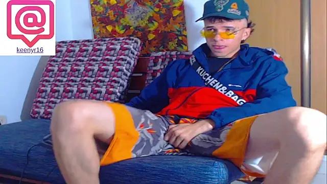 Snapshot of Keeny16 chatting on 16, 12, 2024 Keeny16 online show from 16, 12, 2024