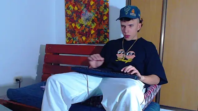 Snapshot of Keeny16 chatting on 21, 12, 2024 Keeny16 online show from 21, 12, 2024