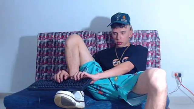 Snapshot of Keeny16 chatting on 27, 1, 2025 Keeny16 online show from 27, 1, 2025