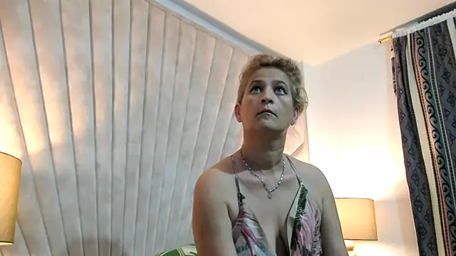 Snapshot of Jade_squirtt chatting on 31, 10, 2025 Jade squirtt online show from 31, 10, 2025