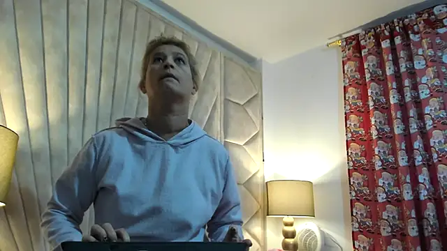 Snapshot of Jade_squirtt chatting on 16, 11, 2025 Jade squirtt online show from 16, 11, 2025