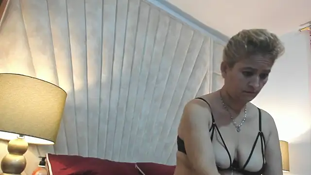 Snapshot of Jade_squirtt chatting on 21, 11, 2025 Jade squirtt online show from 21, 11, 2025