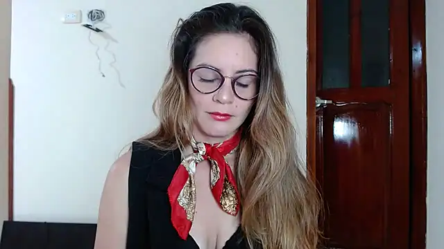 Snapshot of Hanny_24 chatting on 10, 12, 2024 Hanny 24 online show from 10, 12, 2024