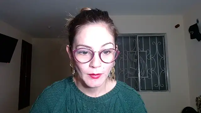 Snapshot of Hanny_24 chatting on 19, 12, 2024 Hanny 24 online show from 19, 12, 2024